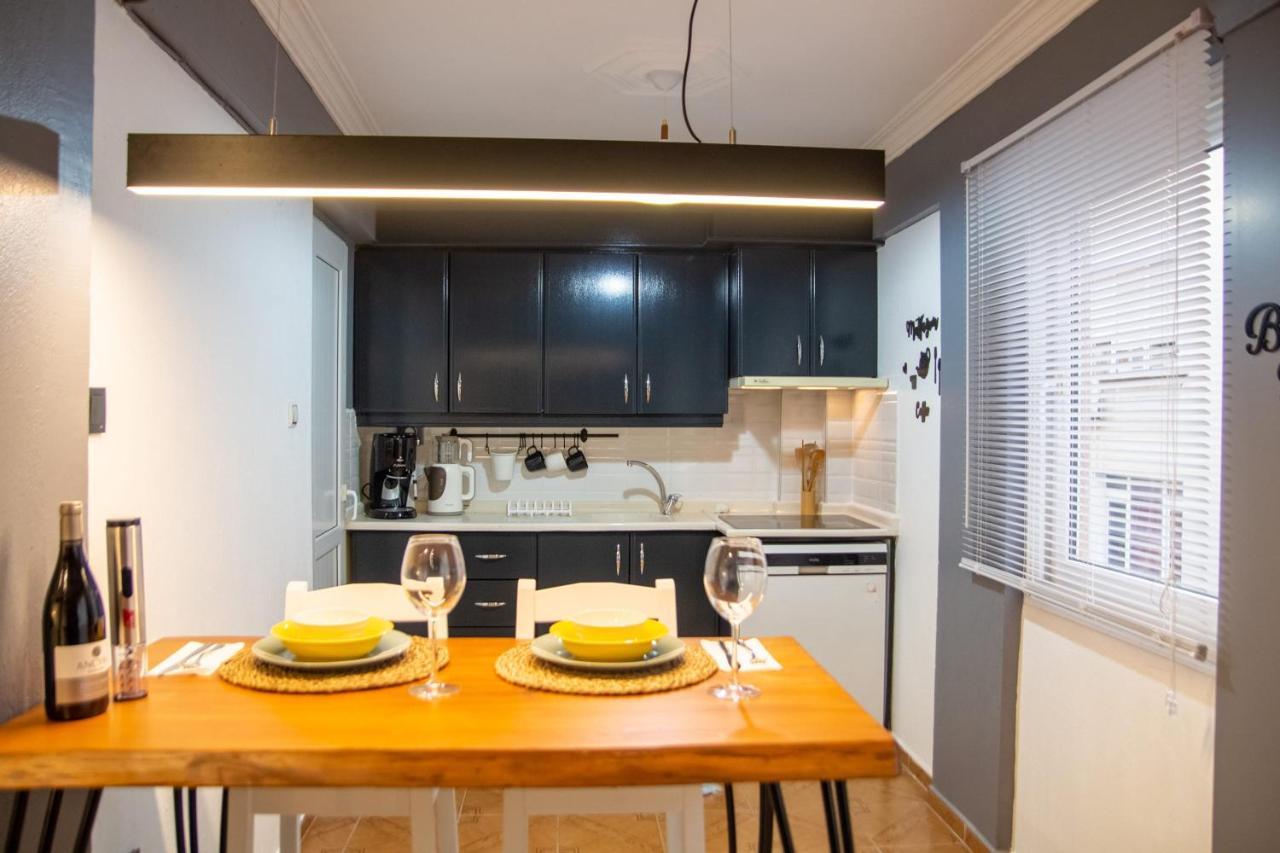 إزمير Amazing Flat Near The Coast With A Delightful Shared Terrace Close To Public Transportation In Karsiyaka المظهر الخارجي الصورة