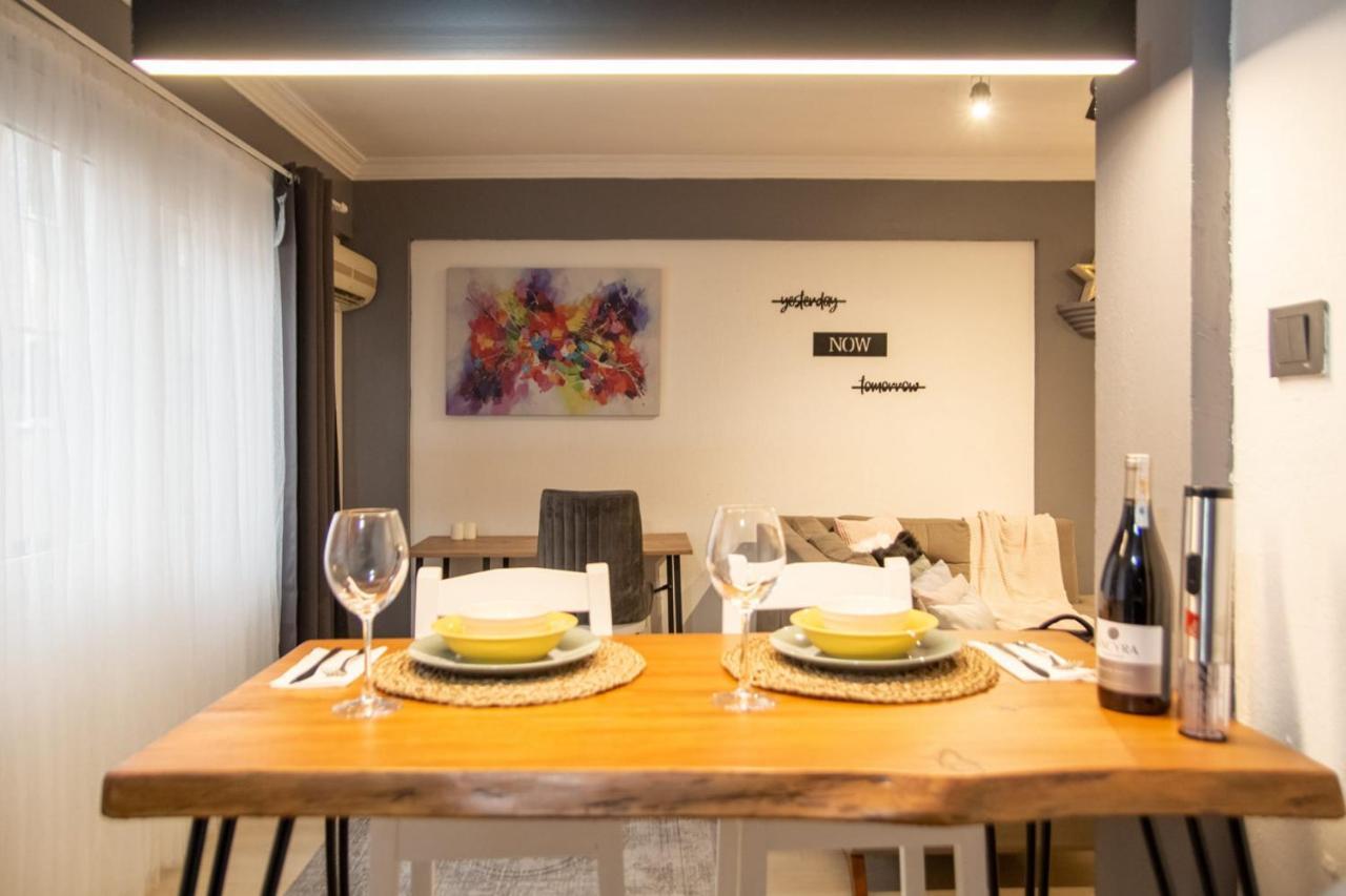 إزمير Amazing Flat Near The Coast With A Delightful Shared Terrace Close To Public Transportation In Karsiyaka المظهر الخارجي الصورة