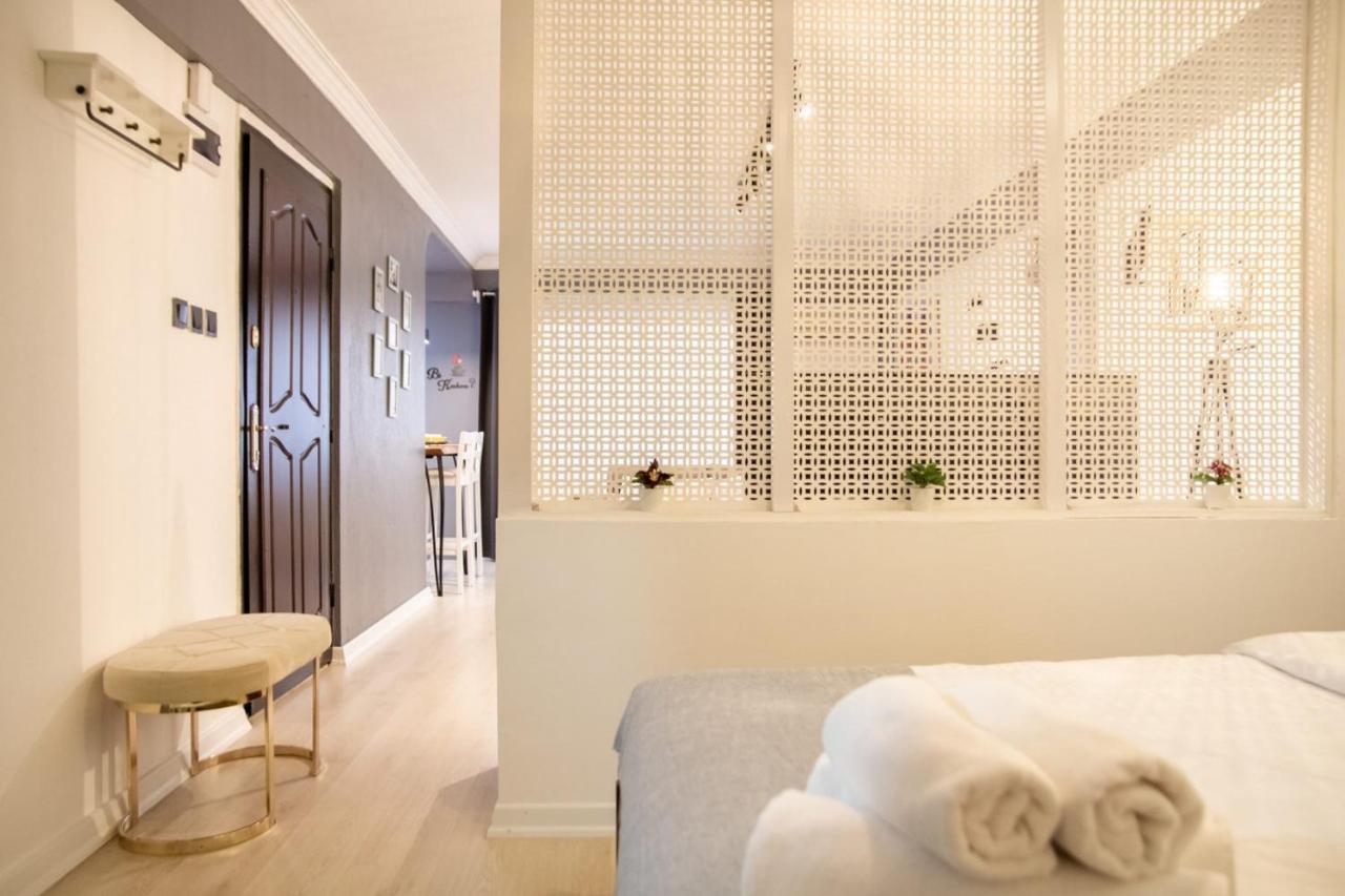 إزمير Amazing Flat Near The Coast With A Delightful Shared Terrace Close To Public Transportation In Karsiyaka المظهر الخارجي الصورة